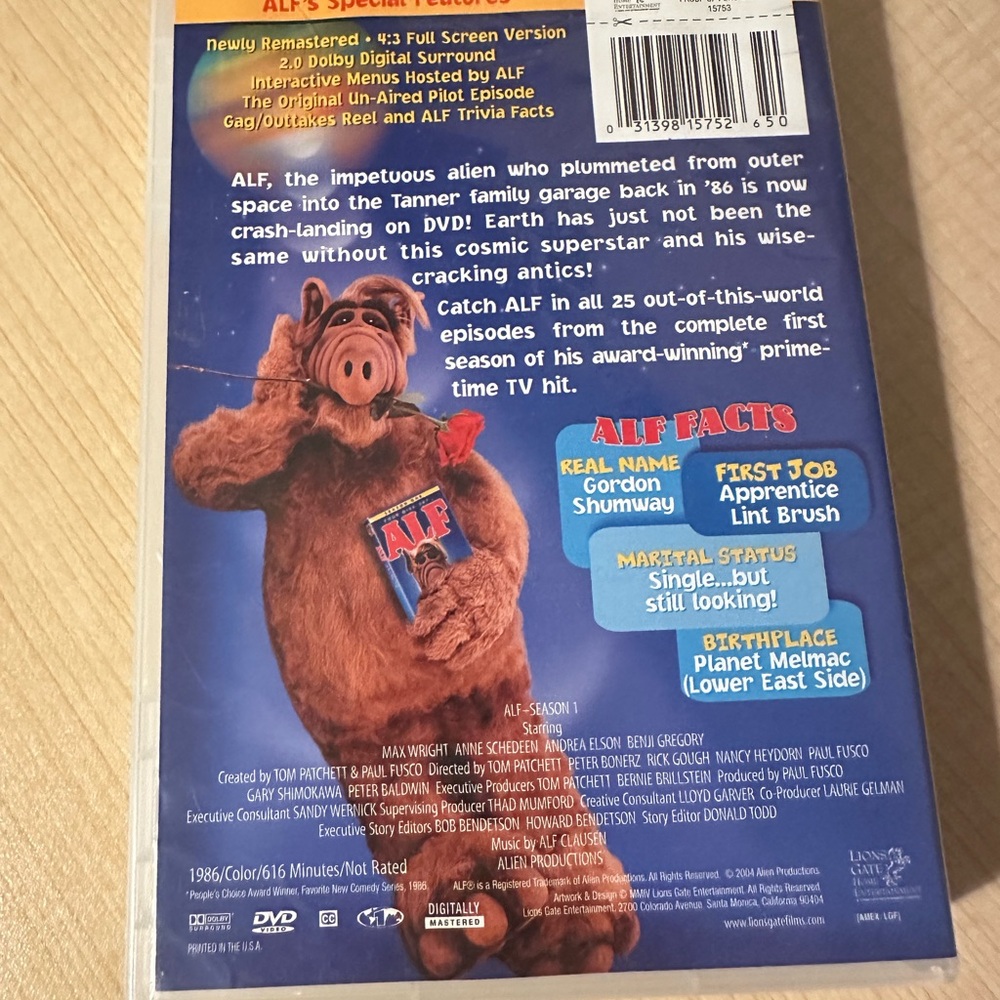 ALF Season One Four-Disc Set - Blue Cover - Picture 2 of 5